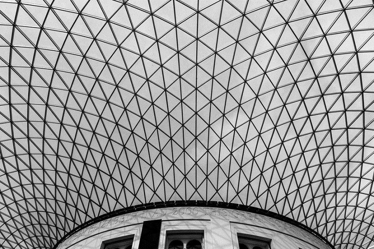 black-and-white-building-roof-architecture-large ‣ Маркетер